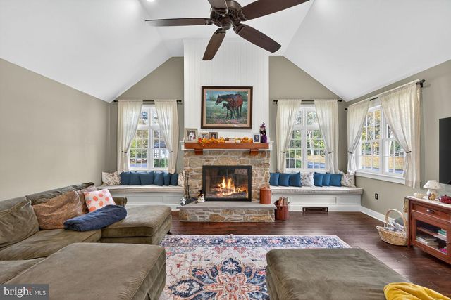 813 PLYMOUTH RD, Gwynedd Valley, PA 19437