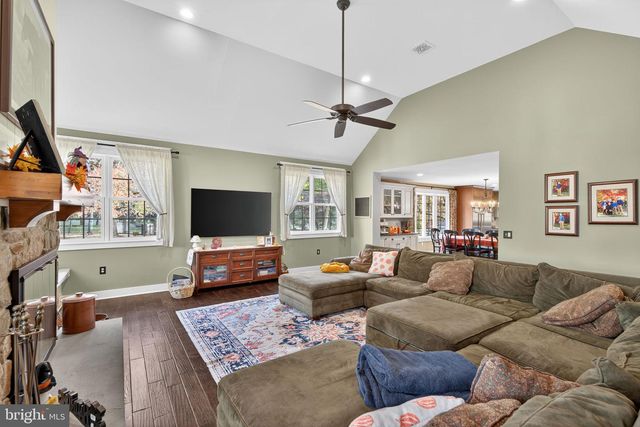 813 PLYMOUTH RD, Gwynedd Valley, PA 19437