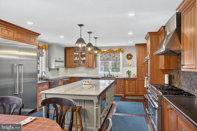 813 PLYMOUTH RD, Gwynedd Valley, PA 19437