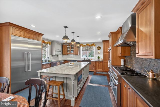 813 PLYMOUTH RD, Gwynedd Valley, PA 19437