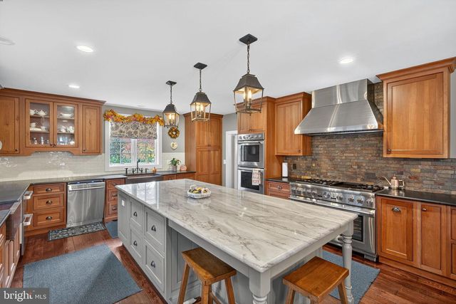 813 PLYMOUTH RD, Gwynedd Valley, PA 19437