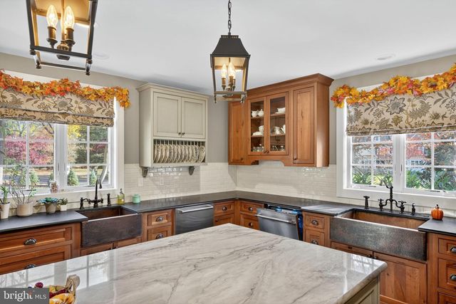 813 PLYMOUTH RD, Gwynedd Valley, PA 19437