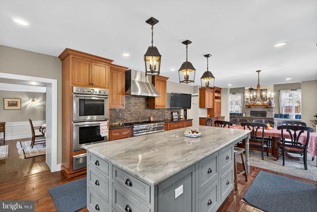 813 PLYMOUTH RD, Gwynedd Valley, PA 19437