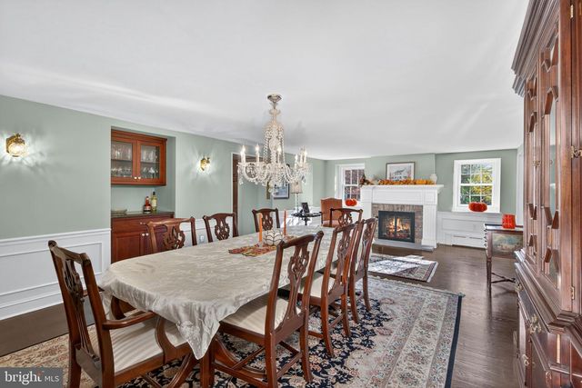 813 PLYMOUTH RD, Gwynedd Valley, PA 19437