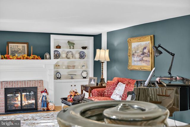 813 PLYMOUTH RD, Gwynedd Valley, PA 19437