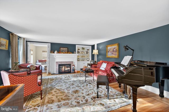 813 PLYMOUTH RD, Gwynedd Valley, PA 19437