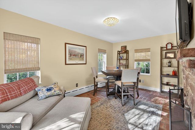 813 PLYMOUTH RD, Gwynedd Valley, PA 19437