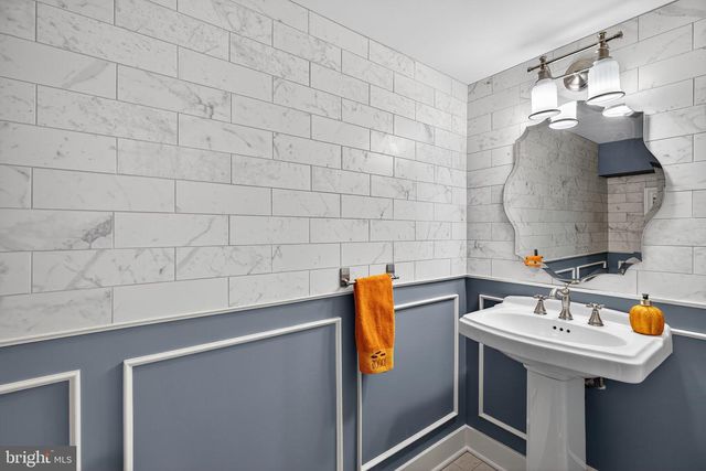 813 PLYMOUTH RD, Gwynedd Valley, PA 19437