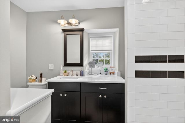 813 PLYMOUTH RD, Gwynedd Valley, PA 19437