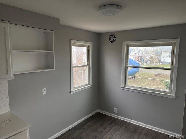 1642 Gilman Street, Garden City, MI 48135