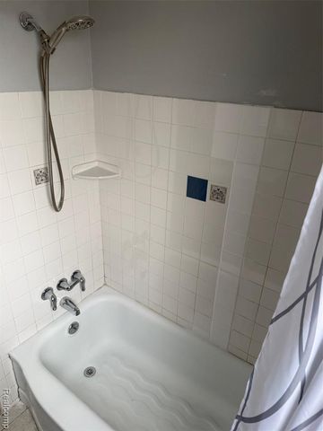 1642 Gilman Street, Garden City, MI 48135