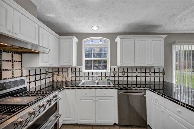 415 Madison Chase Drive, Lawrenceville, GA 30045