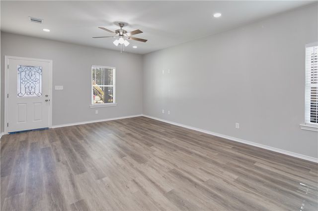 507 BROSIG AVE, Navasota, TX 77868
