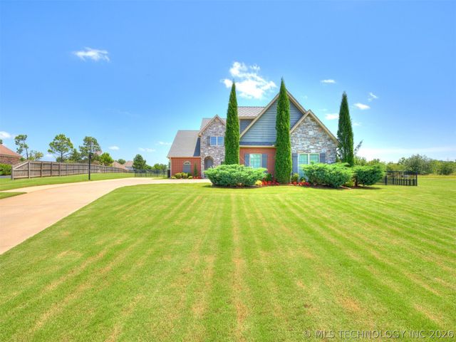 19397 S Quail Run Court, Claremore, OK 74017