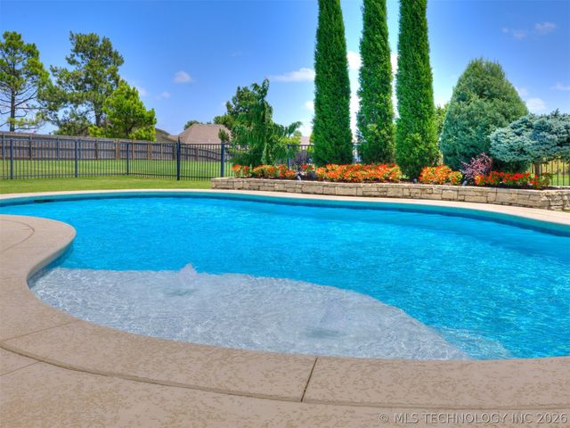 19397 S Quail Run Court, Claremore, OK 74017