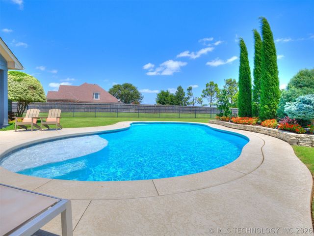 19397 S Quail Run Court, Claremore, OK 74017