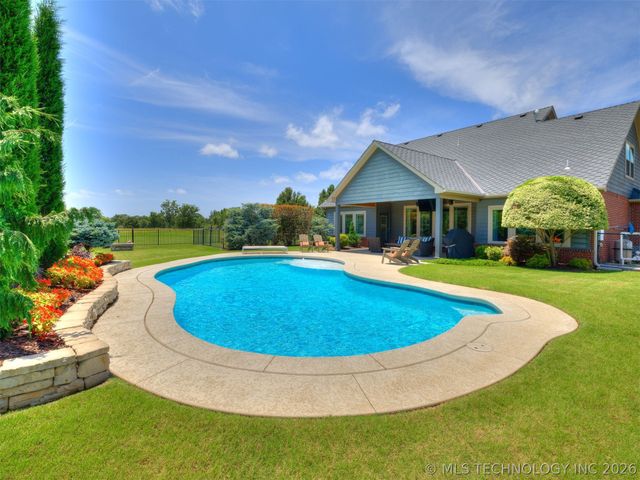 19397 S Quail Run Court, Claremore, OK 74017