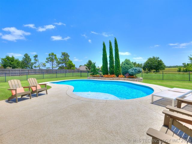 19397 S Quail Run Court, Claremore, OK 74017