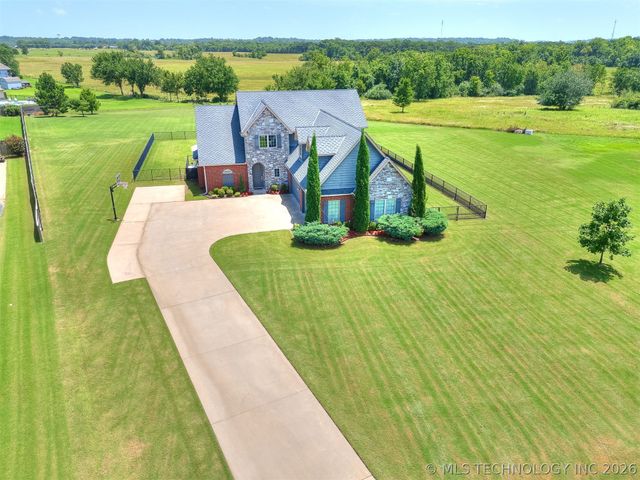 19397 S Quail Run Court, Claremore, OK 74017