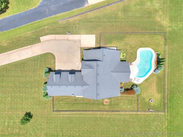 19397 S Quail Run Court, Claremore, OK 74017