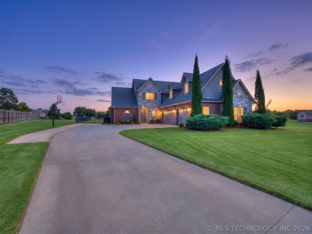 19397 S Quail Run Court, Claremore, OK 74017