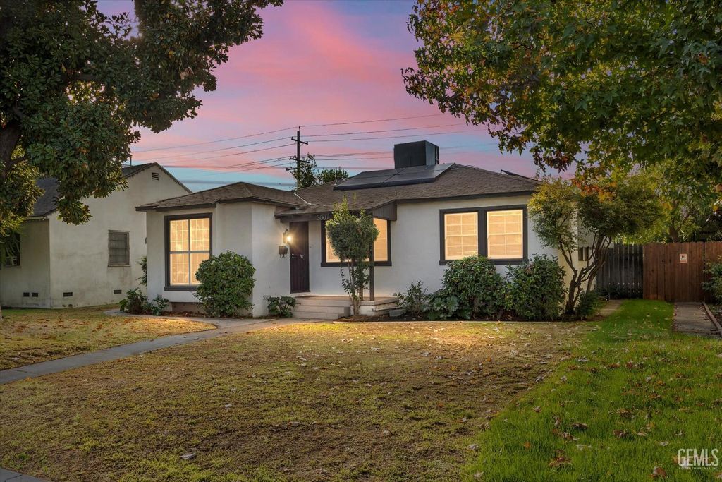 3007 Truxtun Avenue, Bakersfield, CA 93301