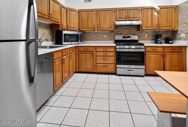 204 Deanne Drive, Lakewood, NJ 08701