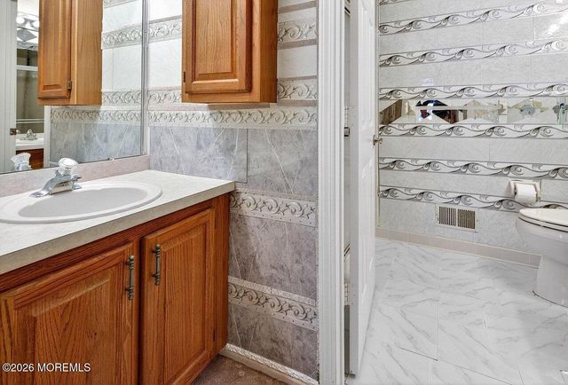 204 Deanne Drive, Lakewood, NJ 08701