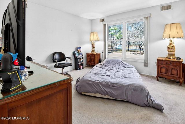 204 Deanne Drive, Lakewood, NJ 08701