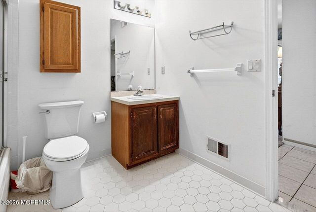 204 Deanne Drive, Lakewood, NJ 08701