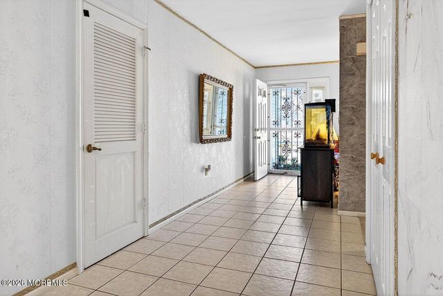 204 Deanne Drive, Lakewood, NJ 08701