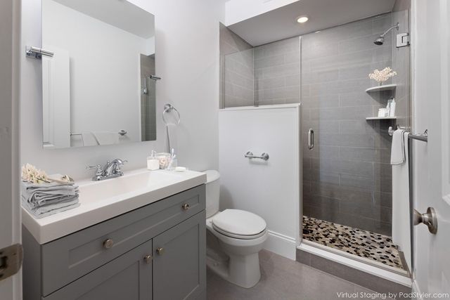 281 Gold 281, Boston, MA 02127