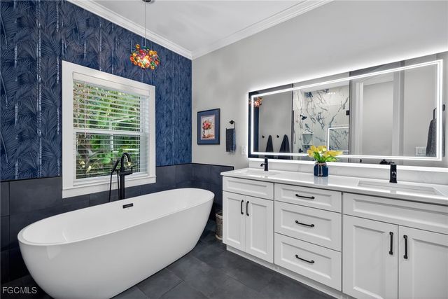 12351 Coconut Creek CT, Fort Myers, FL 33908