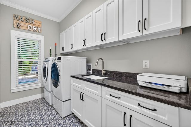 12351 Coconut Creek CT, Fort Myers, FL 33908