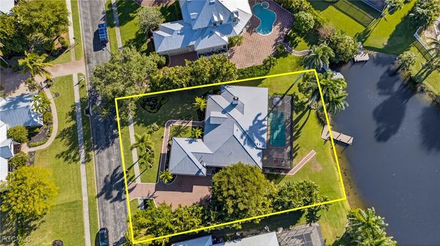 12351 Coconut Creek CT, Fort Myers, FL 33908