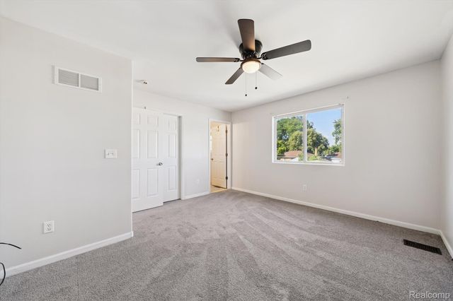 22191 Ridgedale Street, Oak Park, MI 48237