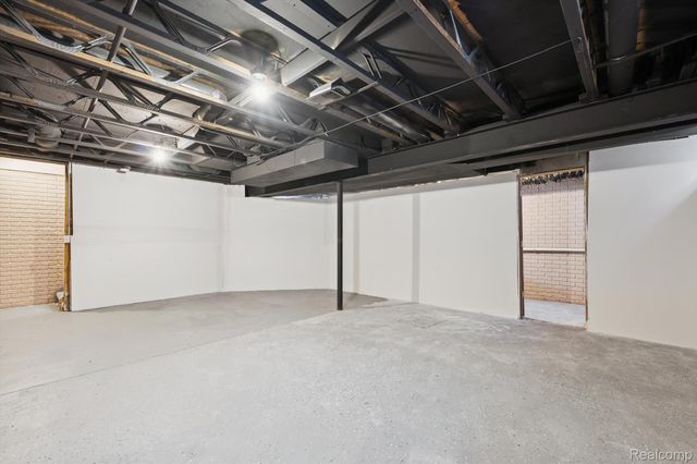 22191 Ridgedale Street, Oak Park, MI 48237