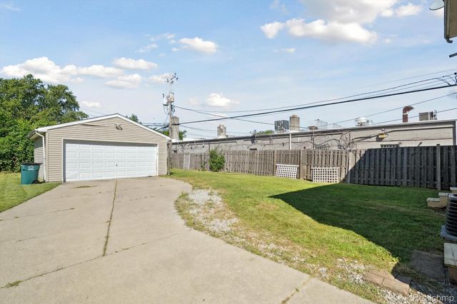 22191 Ridgedale Street, Oak Park, MI 48237