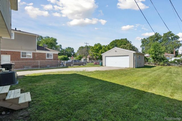 22191 Ridgedale Street, Oak Park, MI 48237