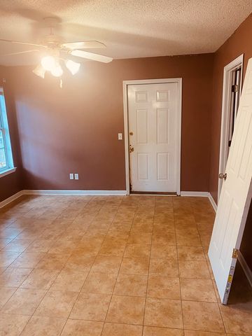 132 Cove, Dothan, AL 36305