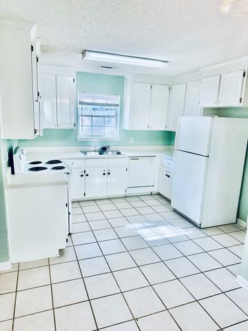 132 Cove, Dothan, AL 36305