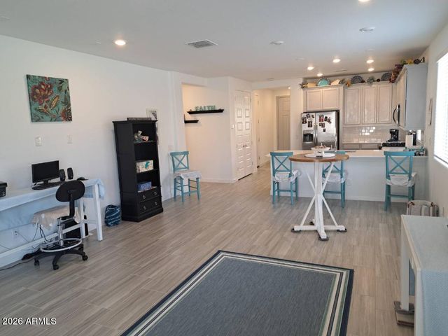 432 W TAMARACK Drive, San Tan Valley, AZ 85140