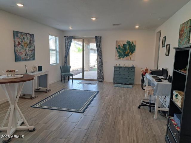 432 W TAMARACK Drive, San Tan Valley, AZ 85140