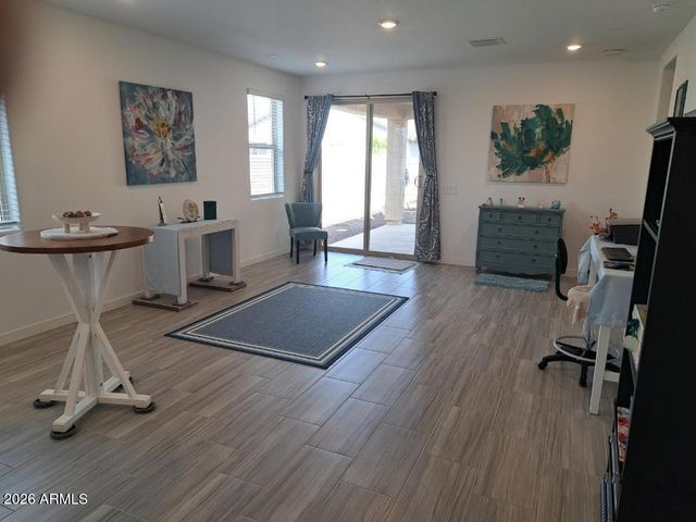 432 W TAMARACK Drive, San Tan Valley, AZ 85140