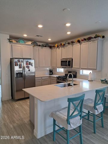 432 W TAMARACK Drive, San Tan Valley, AZ 85140