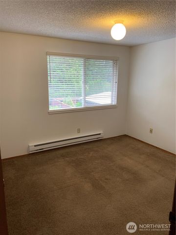 19837 25th Avenue NE, Shoreline, WA 98155