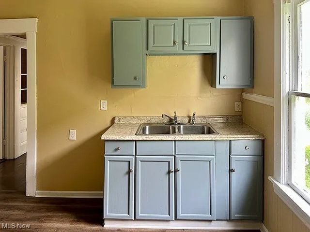 1315 E 85th Street UP, Cleveland, OH 44106