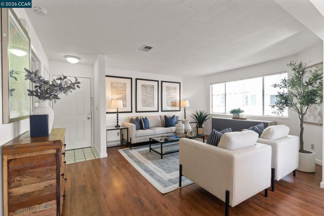 5060 Valley Crest Dr 56, Concord, CA 94521