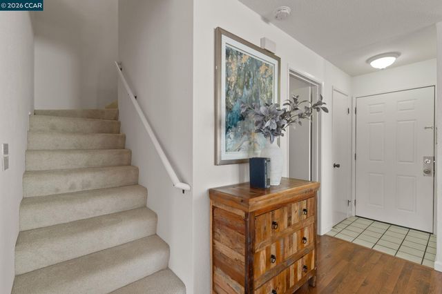 5060 Valley Crest Dr 56, Concord, CA 94521