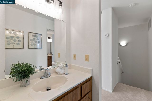 5060 Valley Crest Dr 56, Concord, CA 94521